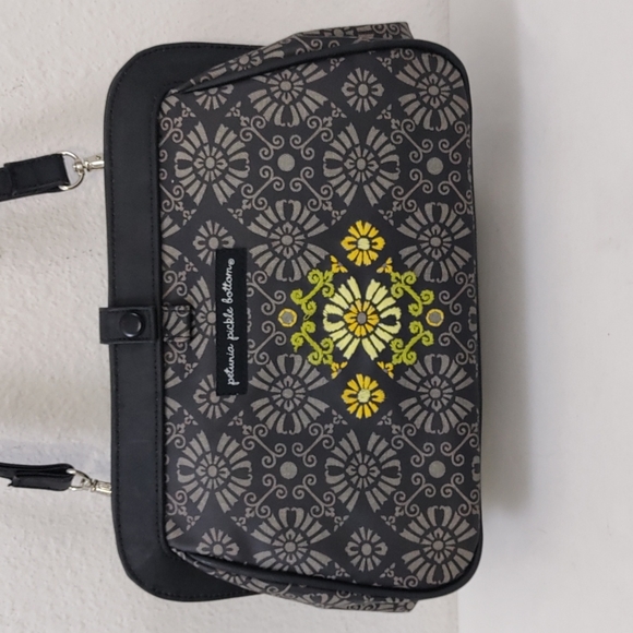 Petunia Pickle Bottom Diaper Bag Handbag - Picture 2 of 14